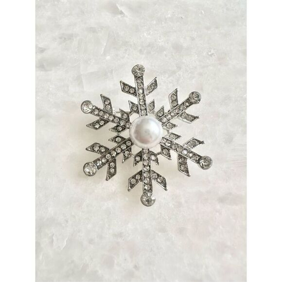 Rhinestone and faux pearl snowflake brooch ￼ - Picture 2 of 3